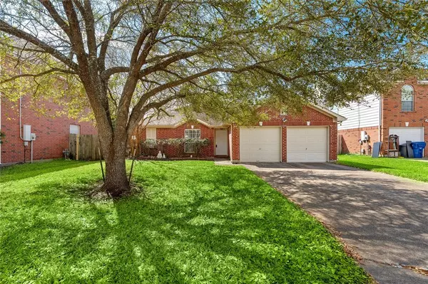 15007 Changing Oak Ridge CT, Houston, TX 77082