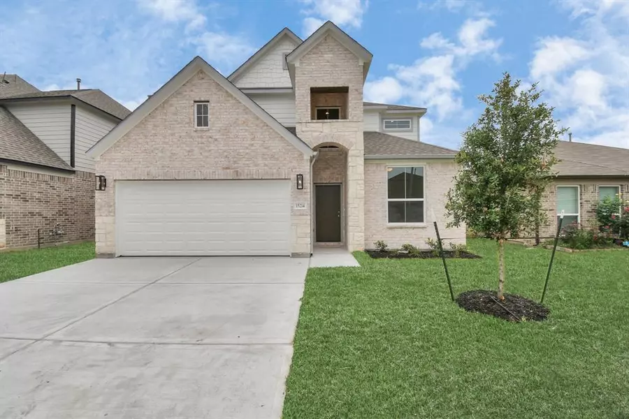 15214 Pecan Landing Drive, Houston, TX 77090