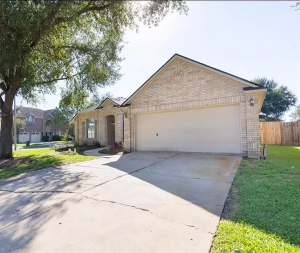 17238 Maple Hollow DR, Sugar Land, TX 77498