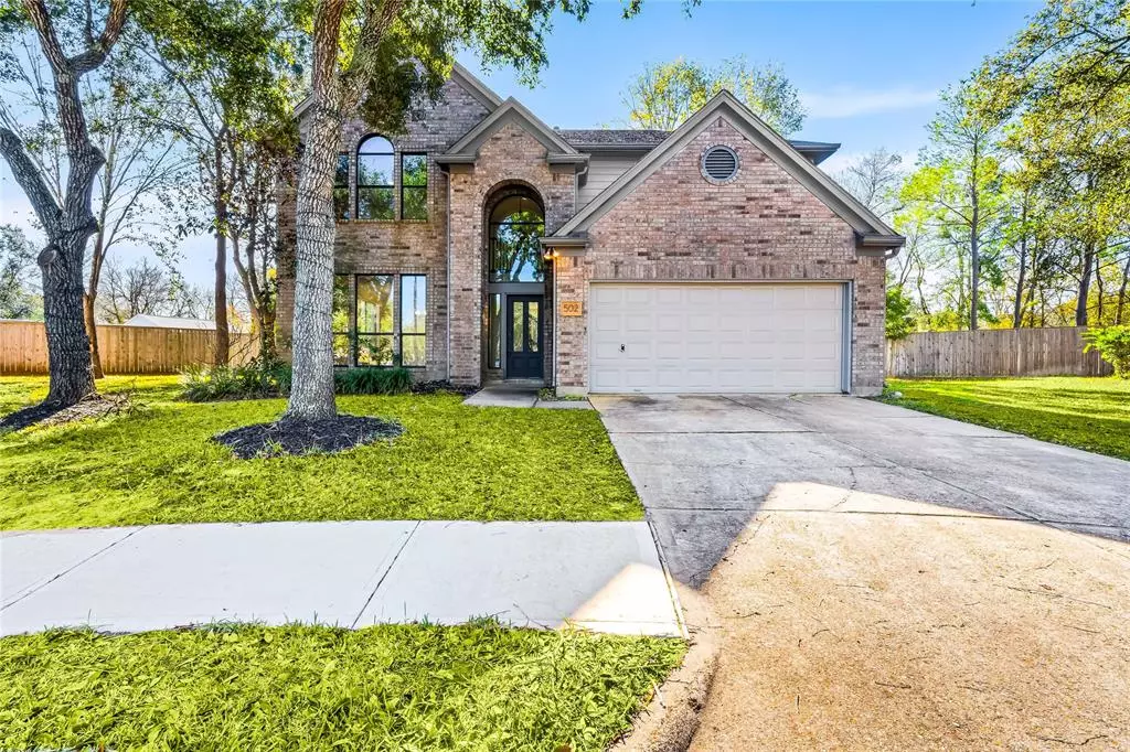 Sugar Land, TX 77479,502 Deer Hollow DR