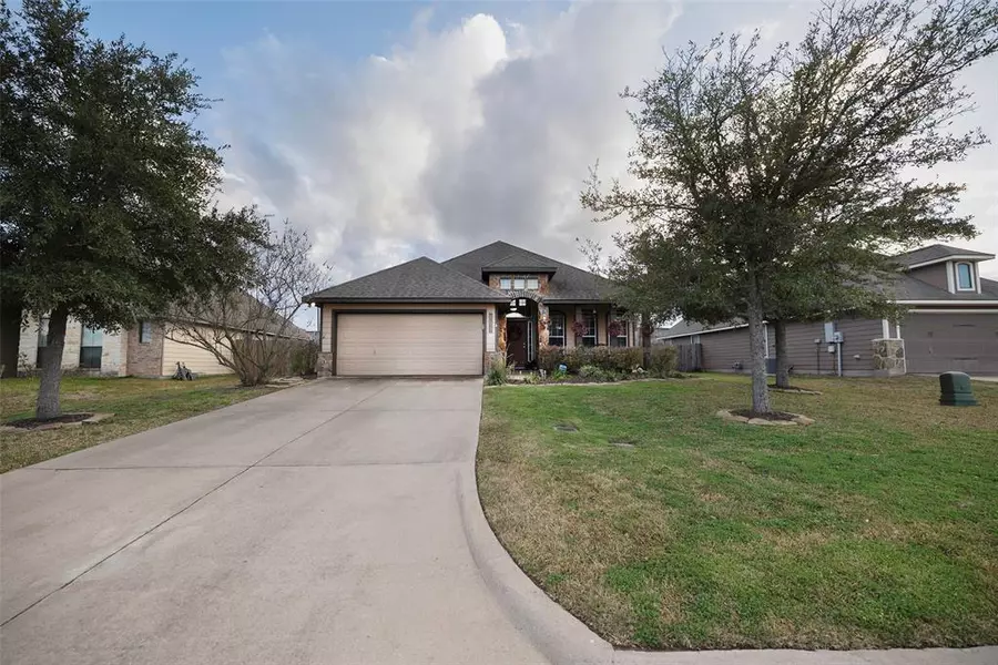 805 Cobble Gate DR, Brenham, TX 77833