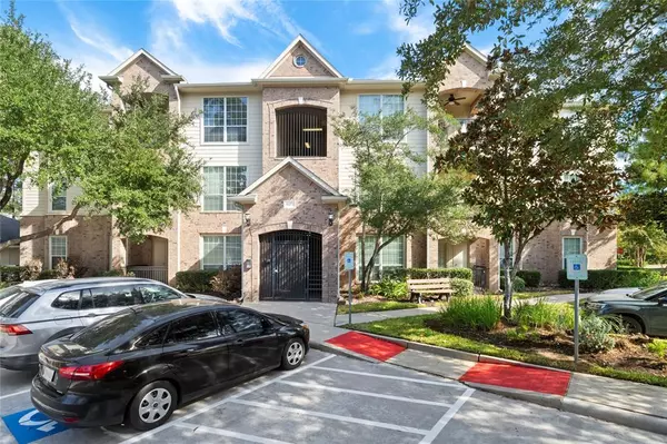 6607 Lake Woodlands DR #124, The Woodlands, TX 77382