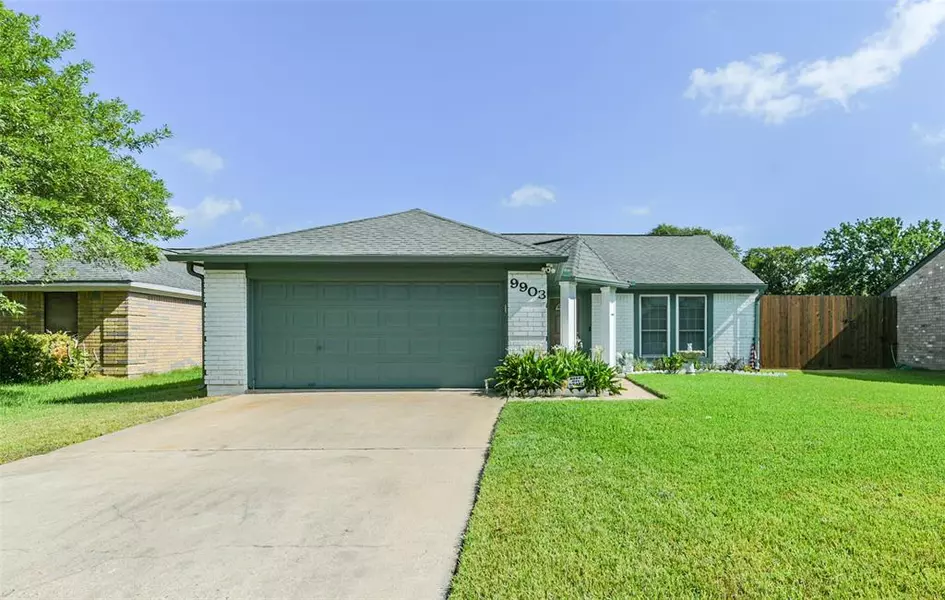 9903 Brookview DR, La Porte, TX 77571