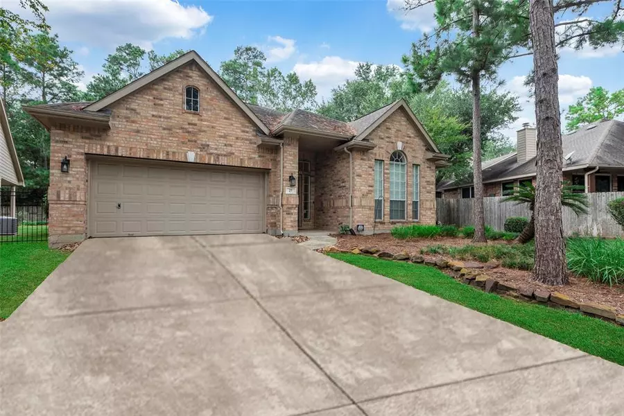 27 S Belfair PL, Spring, TX 77382