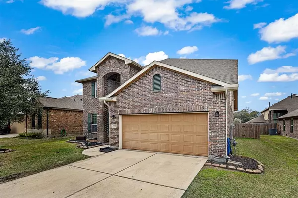 6711 Hunters Trace LN, Baytown, TX 77521