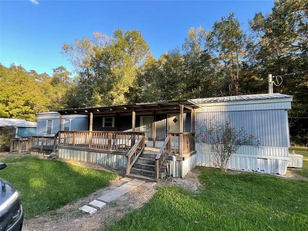 254 Long RD, Livingston, TX 77351