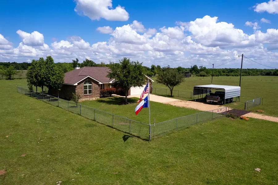 930 County Road 357, Gause, TX 77857