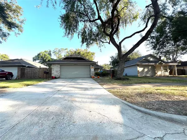 14014 Clear Forest DR, Sugar Land, TX 77498