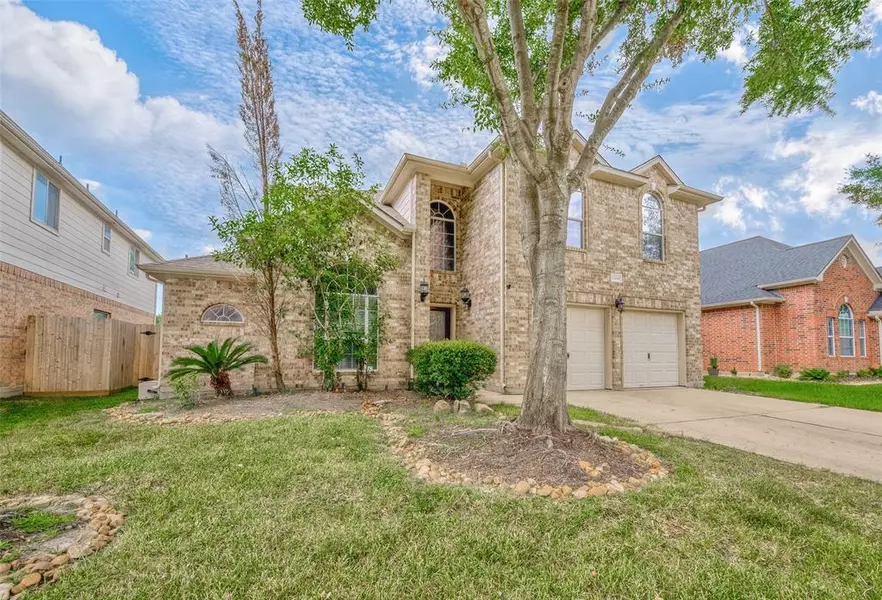 17626 Creek Bluff LN, Cypress, TX 77433