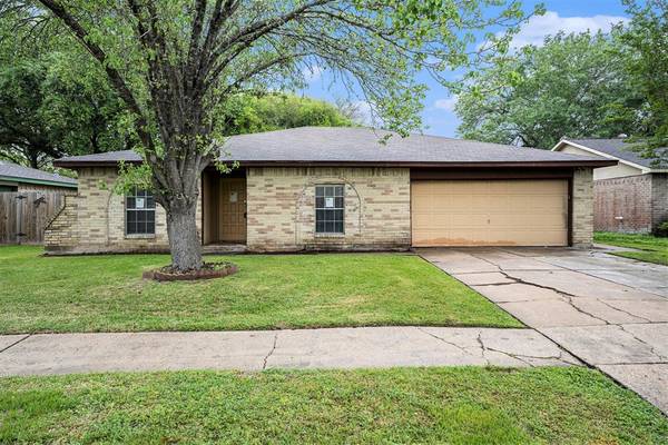 110 Maple Leaf DR, League City, TX 77573