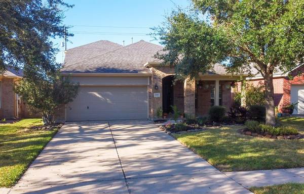 2283 Cantabria LN, League City, TX 77573