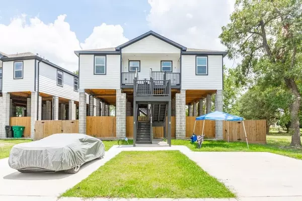 618 Maple Way Street, Houston, TX 77015