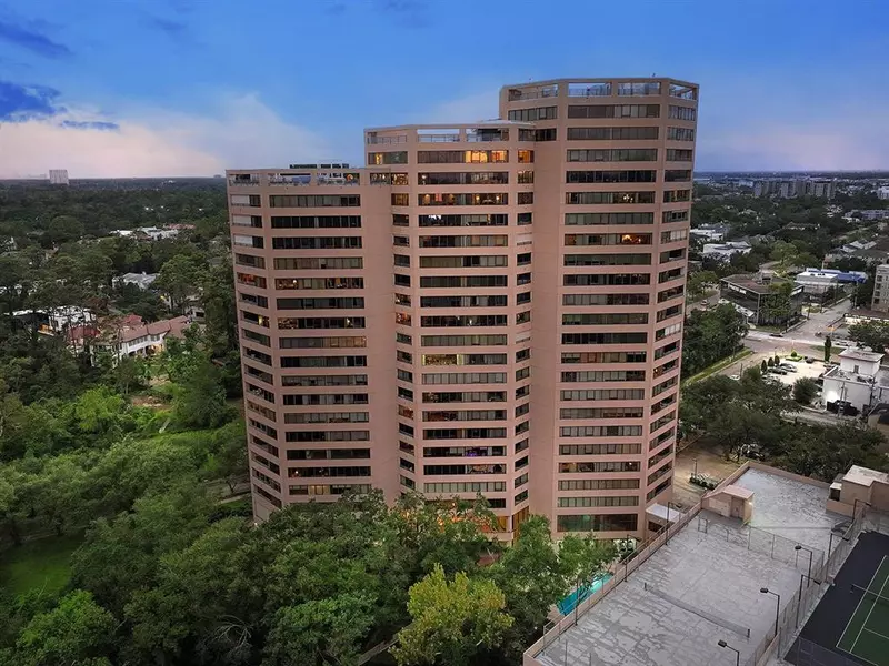 101 Westcott ST #2001, Houston, TX 77007