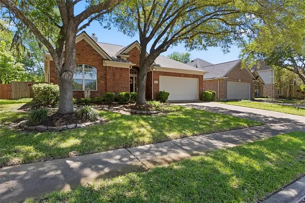 7514 Broken Oak LN, Sugar Land, TX 77479