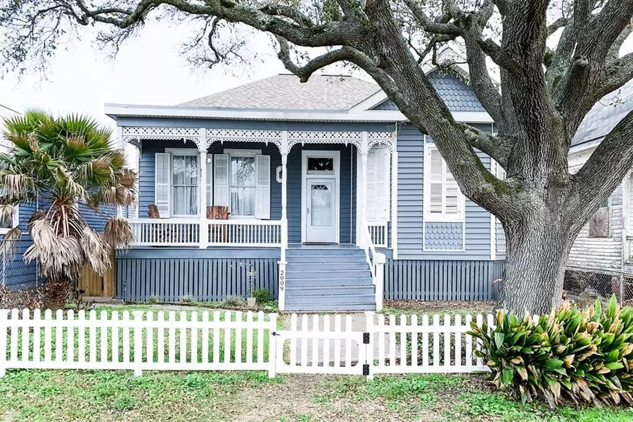 2009 Avenue O, Galveston, TX 77550