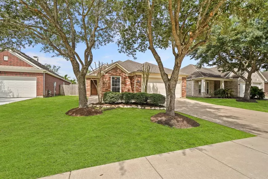 2906 Fountain Brook CT, Pearland, TX 77584