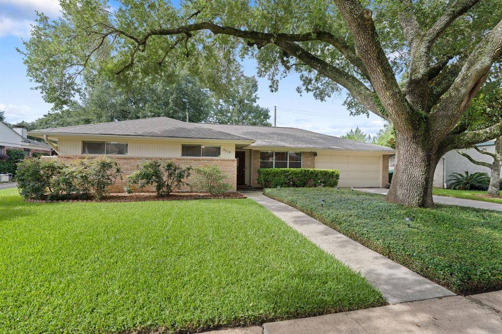 5719 Burlinghall DR, Houston, TX 77035