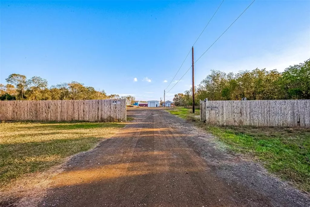 Damon, TX 77430,100 Mulcahy CR 264 ST