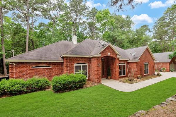 15 Timber Wood LN, Conroe, TX 77384