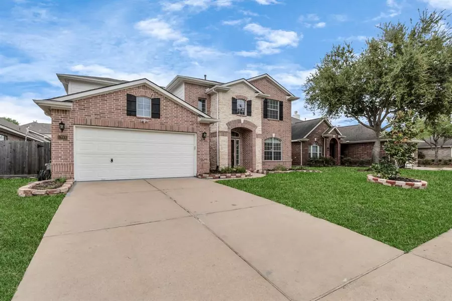 13926 Abbey LN, Sugar Land, TX 77498