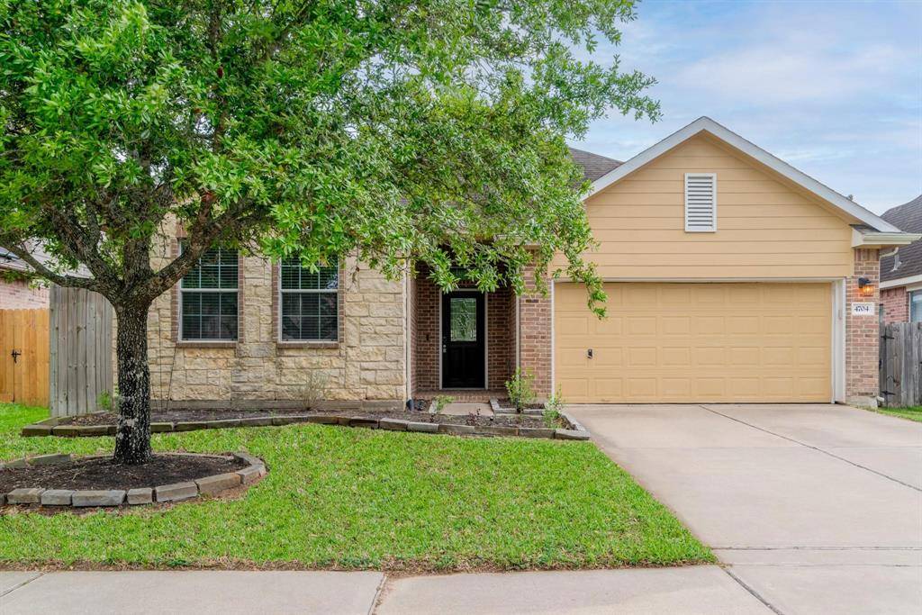 4704 High Creek CT, Alvin, TX 77511