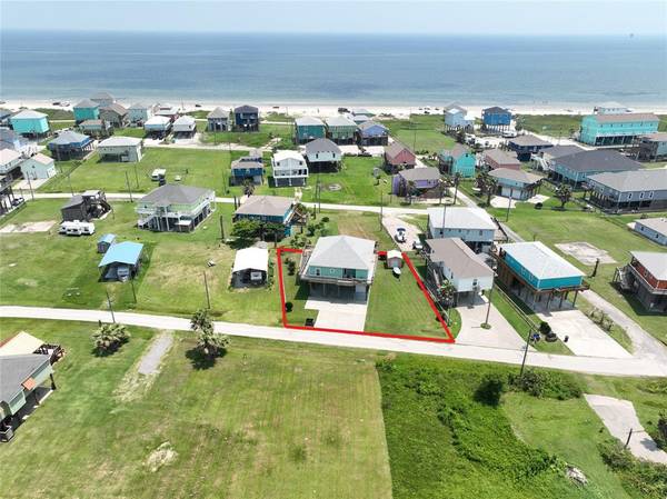 1946 Avenue G, Crystal Beach, TX 77650