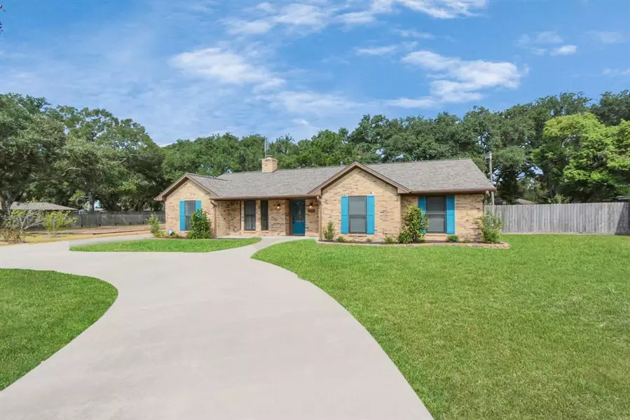 3216 Patricia LN, Pearland, TX 77581