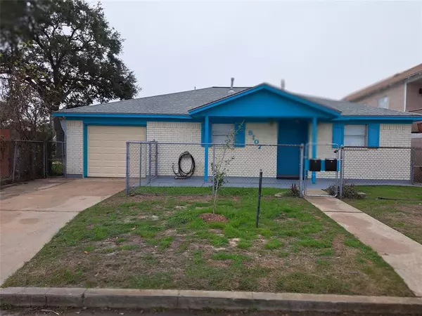 5107 Avenue R, Galveston, TX 77551