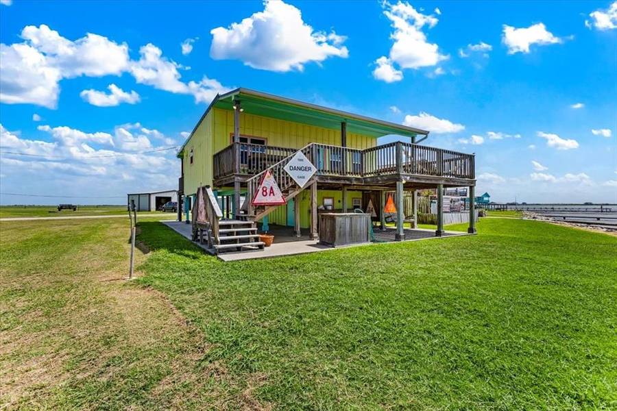 308 Jensen PT, Palacios, TX 77465