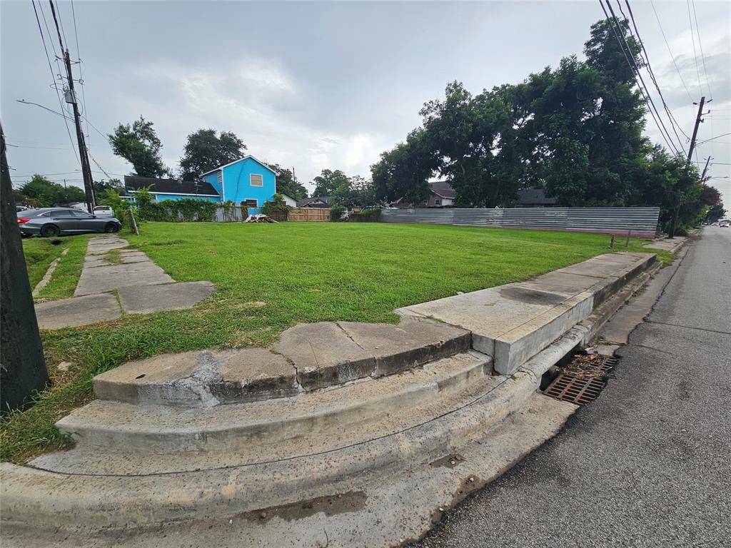 Houston, TX 77011,7048 Navigation BLVD