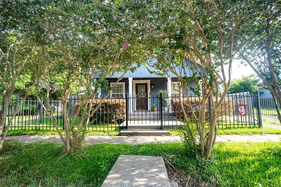 1035 W 7th 1/2 ST, Houston, TX 77007