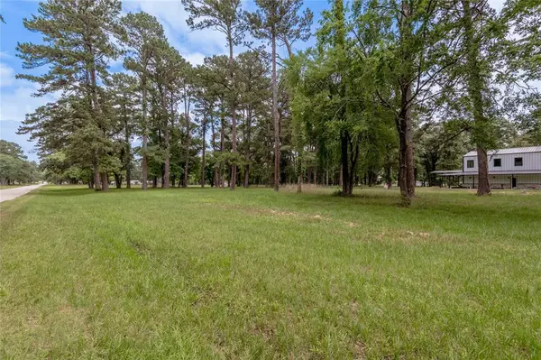 Trinity, TX 75862,499 Peach Point LN