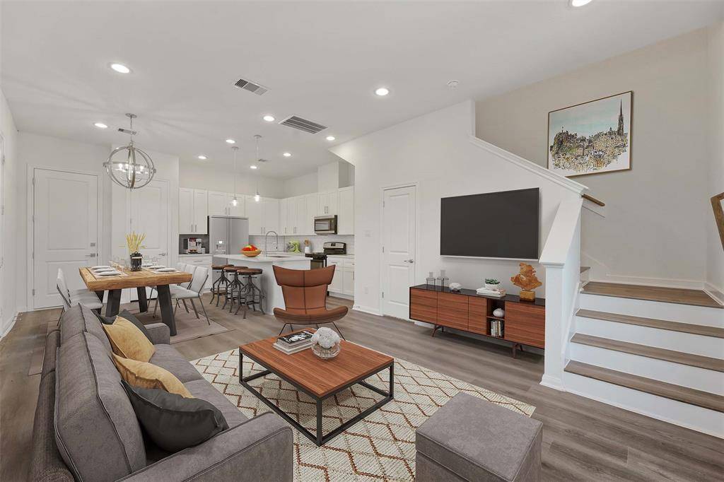 102 E 44th ST #C, Houston, TX 77018