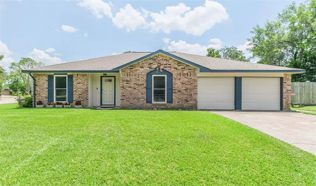 2410 Point Comfort CT, Webster, TX 77598