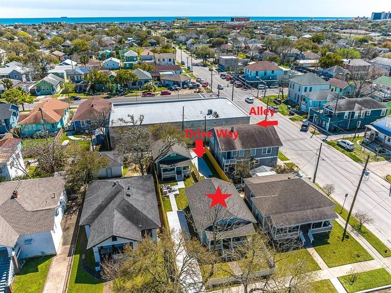 3825 Avenue N 1/2, Galveston, TX 77550