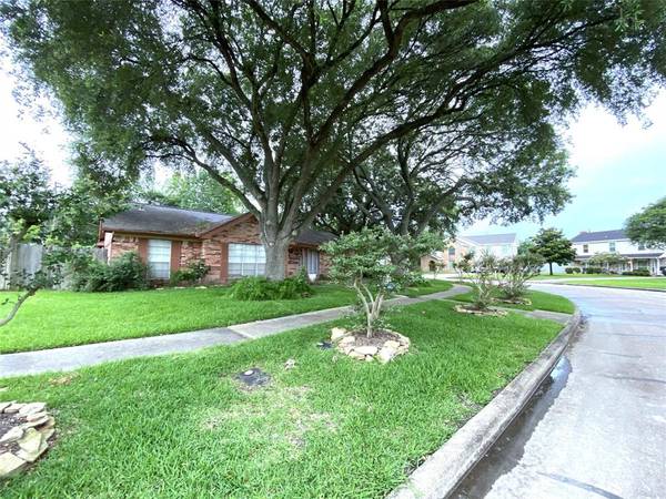 10322 Shell Rock RD, La Porte, TX 77571