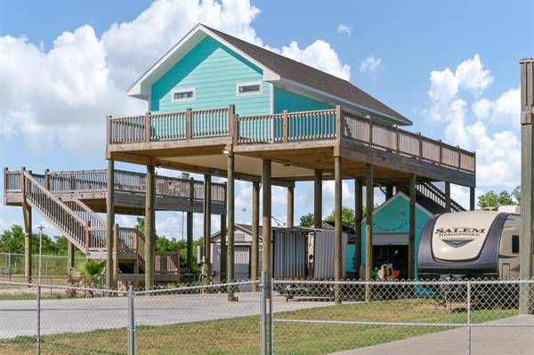 908 East RD, Crystal Beach, TX 77650