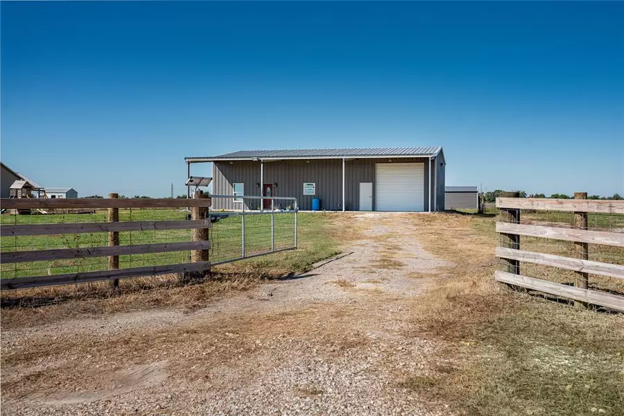 98 Franz RD, Inez, TX 77968