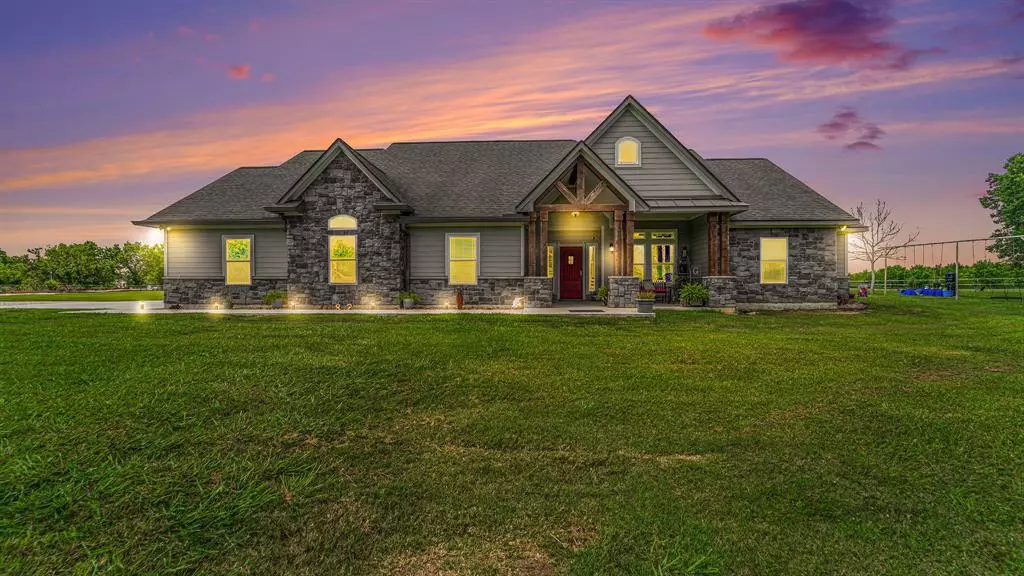 7082 County Road 98, Alvin, TX 77511