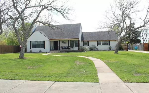 503 W Main ST,  Weimar,  TX 78962