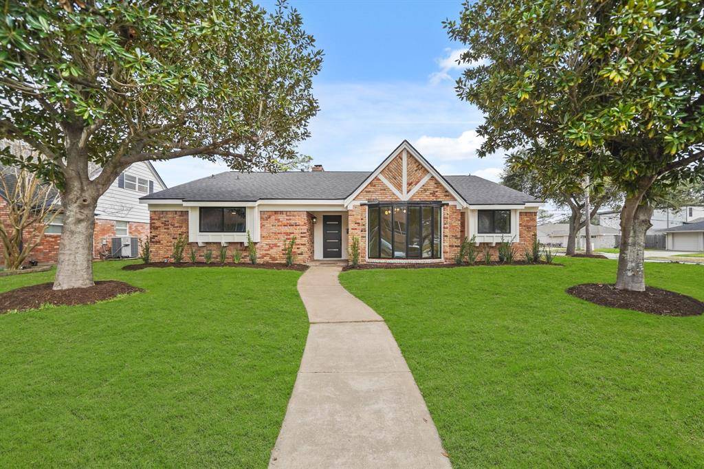 5302 Wigton DR, Houston, TX 77096