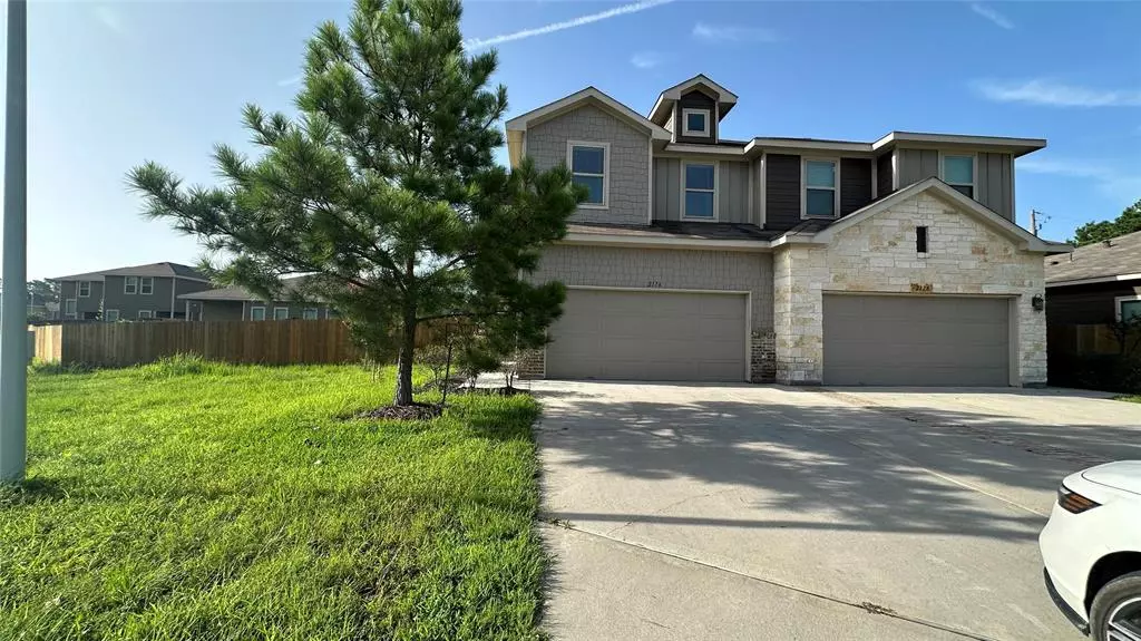 217 Oakcrest #A, Conroe, TX 77304