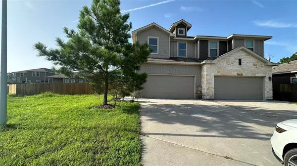 217 Oakcrest #A, Conroe, TX 77304