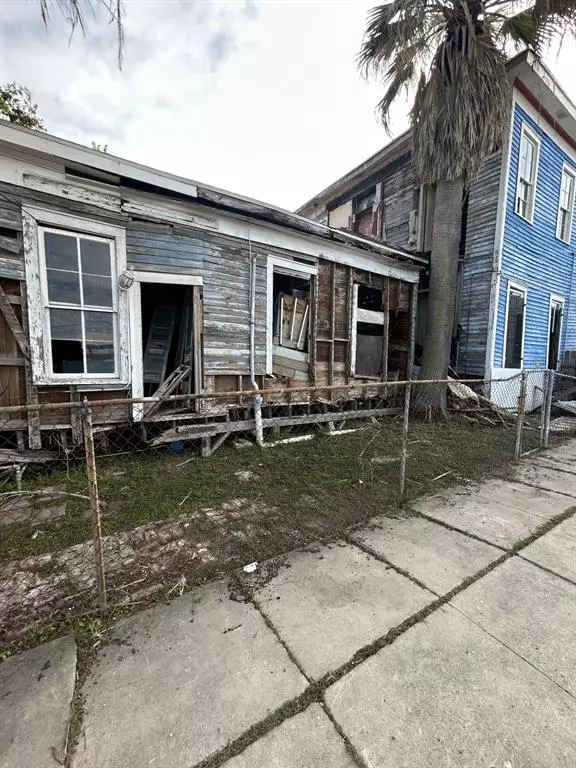 Galveston, TX 77550,2528 Post Office ST