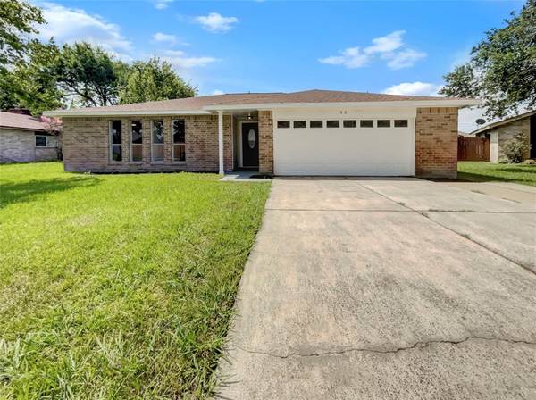 35 Wagon Lane LOOP, Angleton, TX 77515