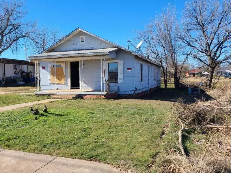 Electra, TX 76360,503 N Electra ST