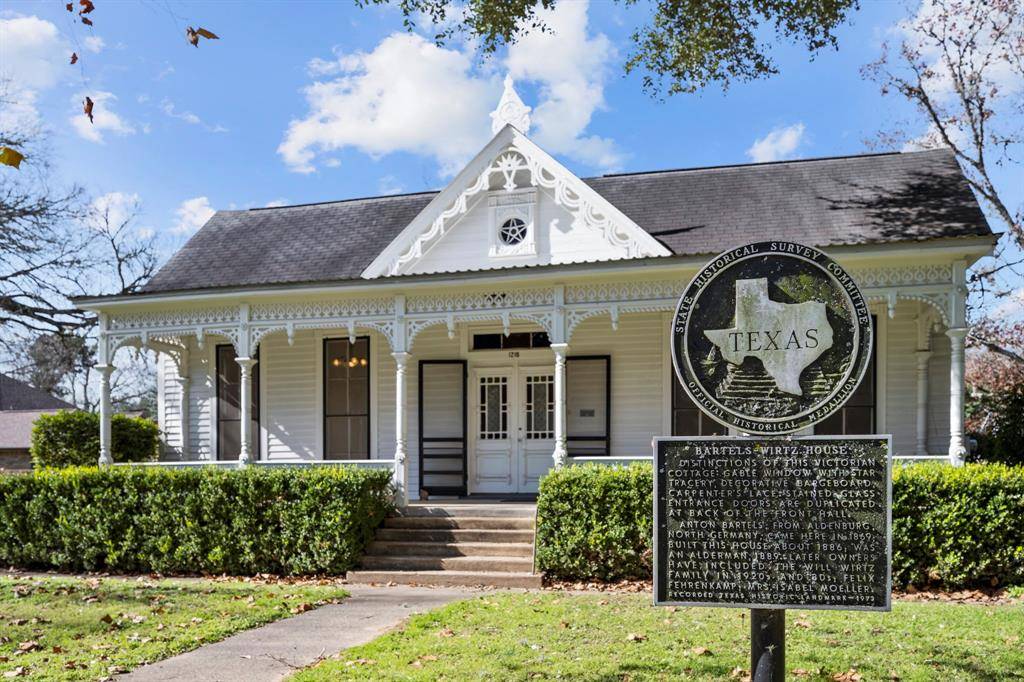 Columbus, TX 78934,1216 Live Oak ST