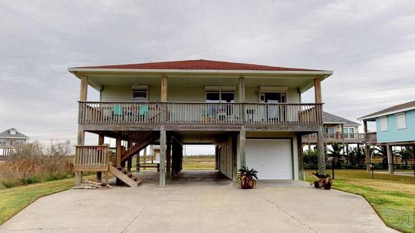 3267 Pirates Cove, Crystal Beach, TX 77650