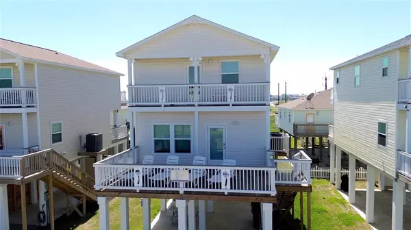 139 W Palm ST, Surfside Beach, TX 77541