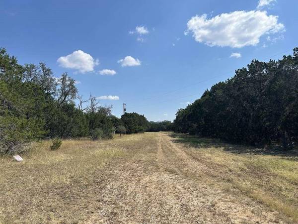 384 River Trail RD, Pipe Creek, TX 78063